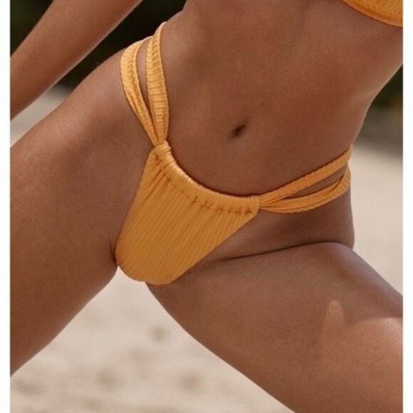 Monday Swimwear Clovelly Top (S) & Malta Bottom (M) Bikini - Picture 7 of 7